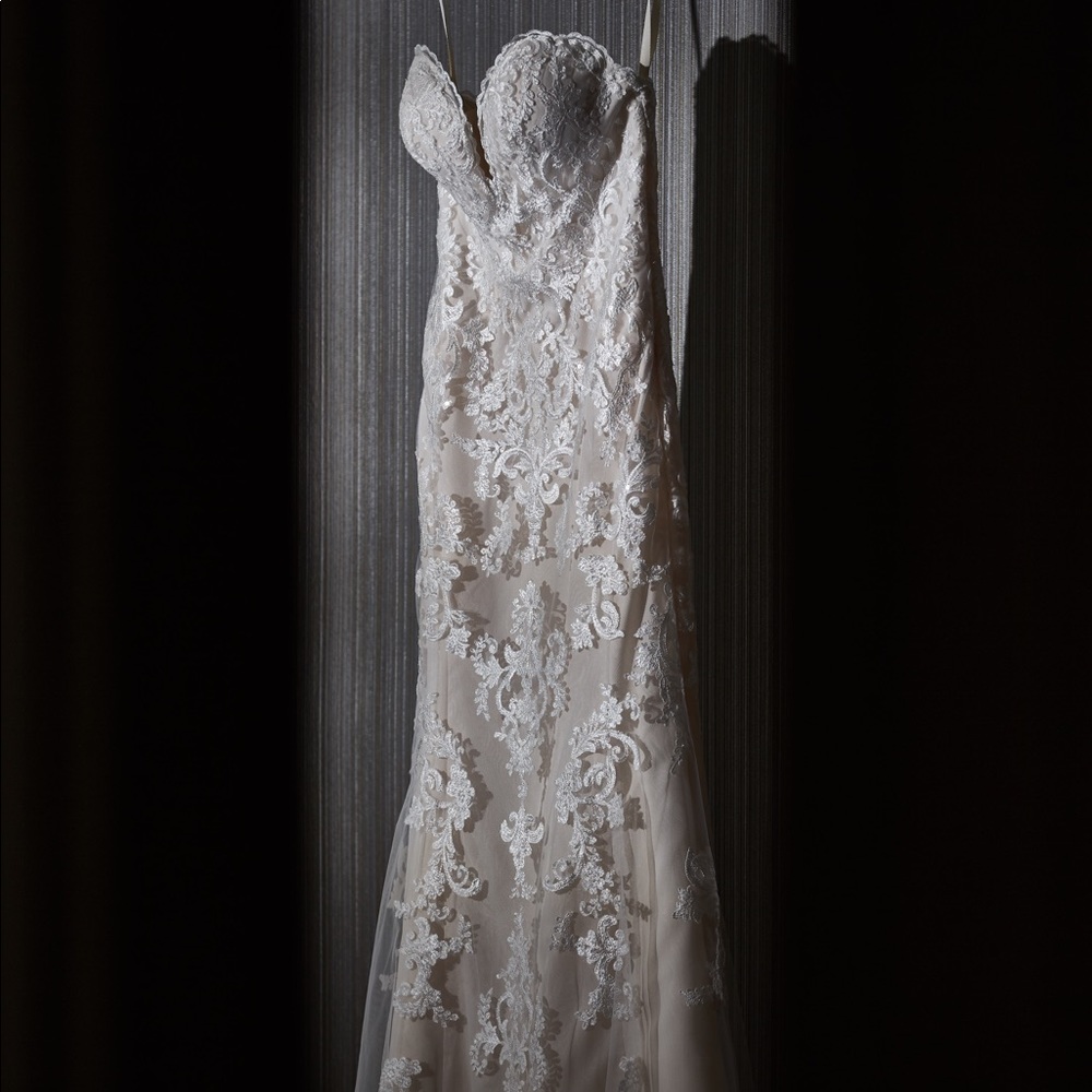 Wedding dress